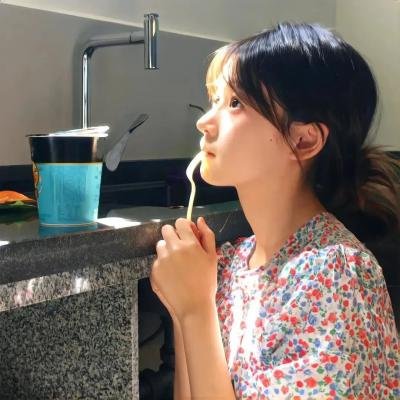 一个人的皮影戏